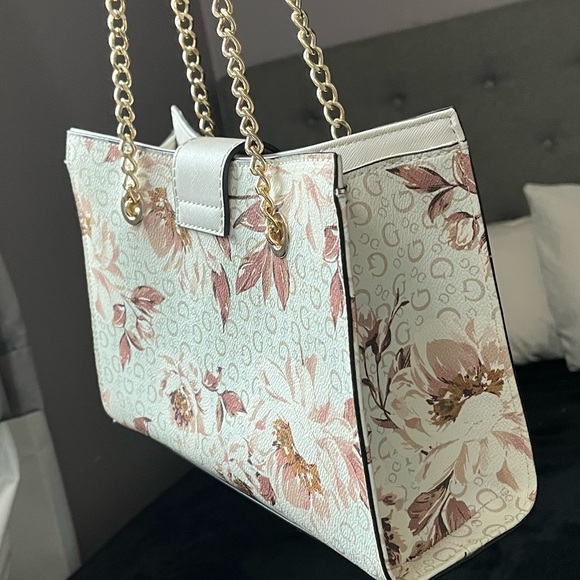 Guess Shoulder Bag - Picture 5 of 6